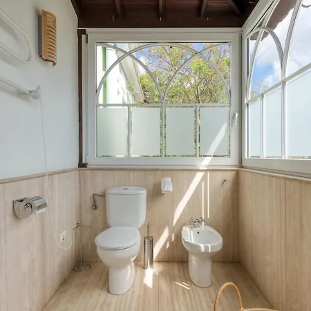 Amplia De Lujo Con Piscina Climatizada *